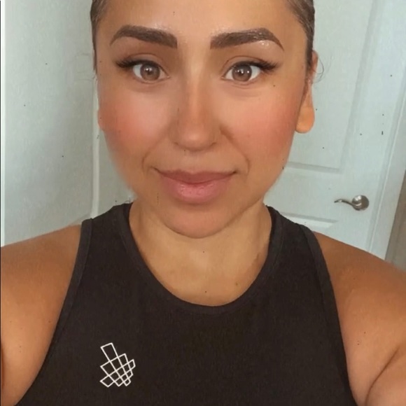 Meet your Posher, Ana - Picture 1 of 1